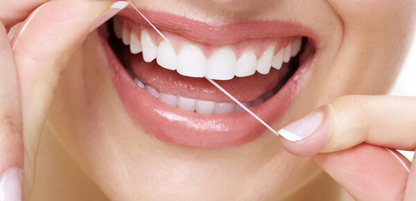 Как правильно пользоваться зубной нитью: рекомендации и методика